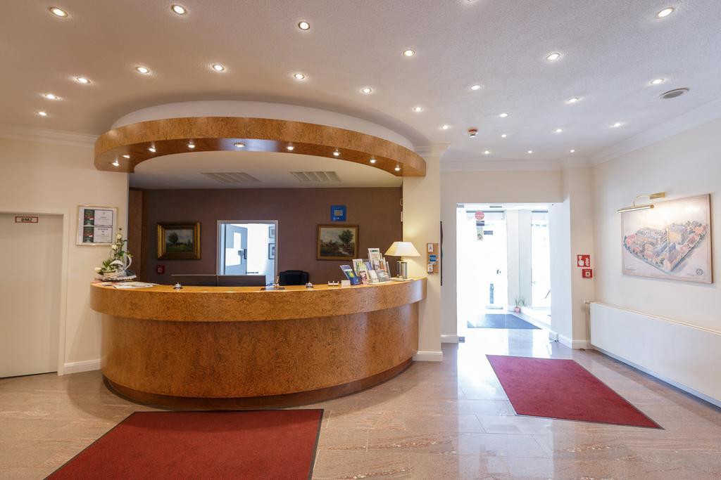 Hotel Erbprinz & Restaurant "Prinzenstube" Ludwigslust Bagian luar foto